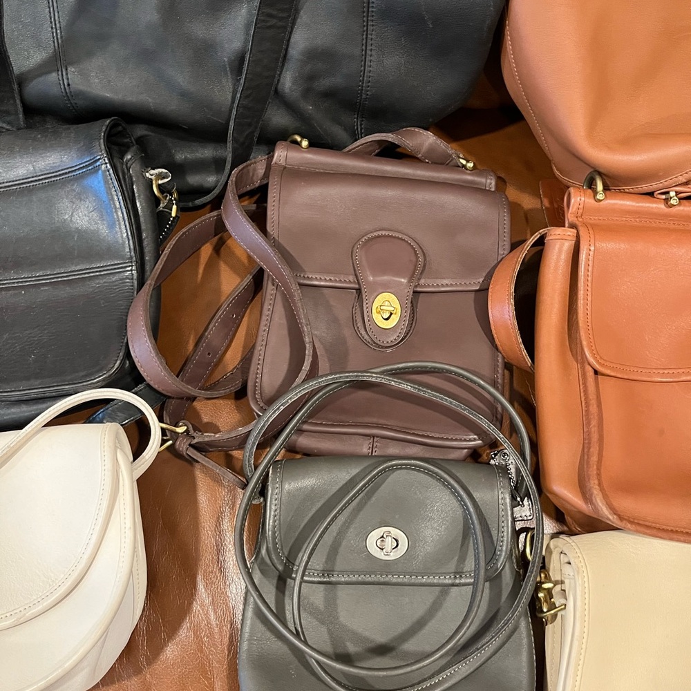 8 Vintage Coach leather Bags - Picture 3 of 9